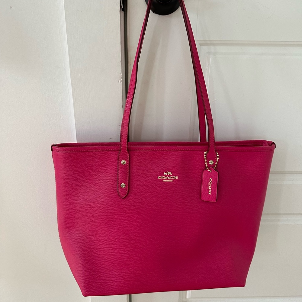 Magenta Couch Handbag